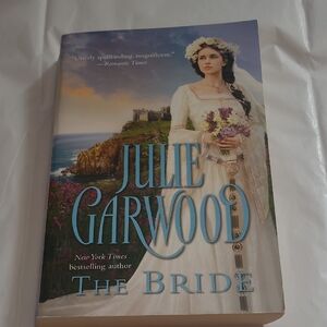 3/$5 Or 6/$10❤️Julie Garwood 'The Bride' Book